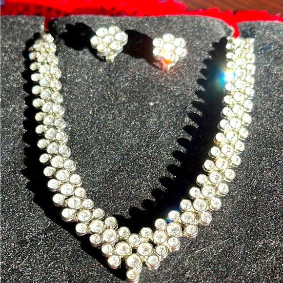 Vintage Avon Exclusive Glass Stones Necklace & Earrings Set - Picture 1 of 6